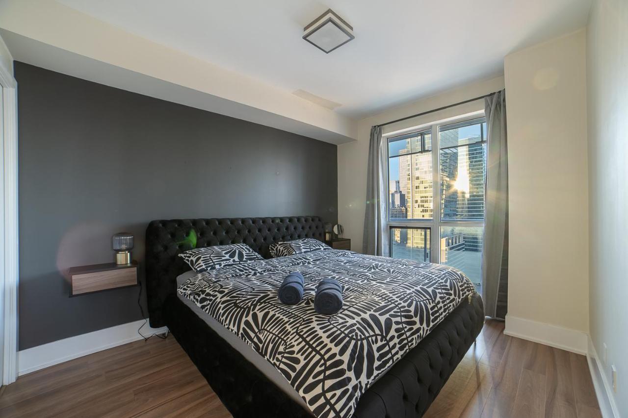 Designer Condo W/ Cn Tower View & Parking Торонто Экстерьер фото